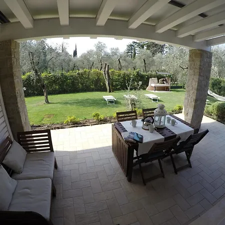 アパート Casa マルチェージネ