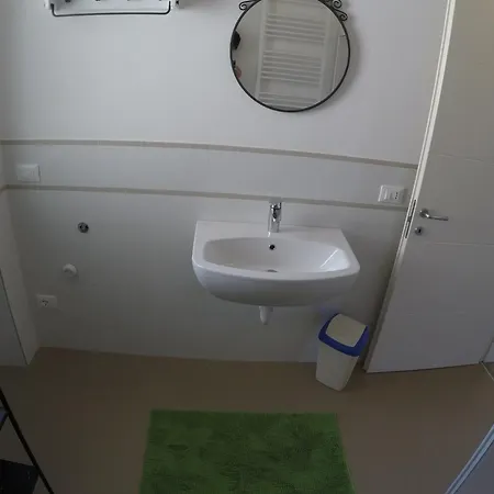 Casa アパート マルチェージネ